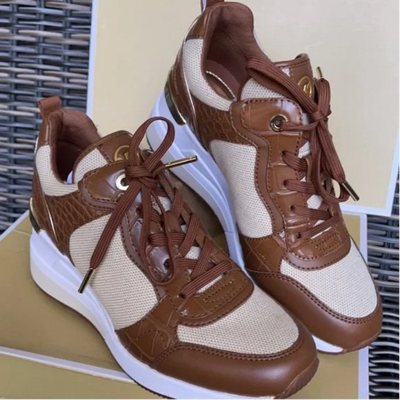 Michael Kors Crista Trainer Two Tone Canvas WMNS - Picture 8 of 16